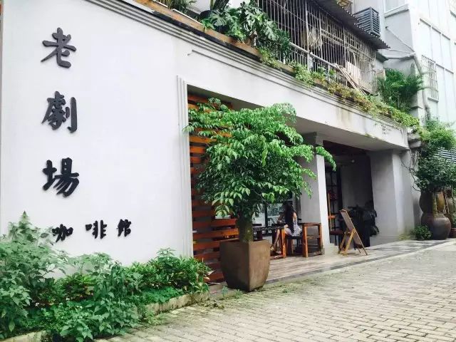 http://7xo6kd.com1.z0.glb.clouddn.com/upload-ueditor-image-20161127-1480178275248074035.jpg