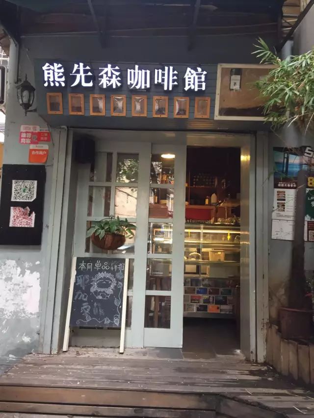 http://7xo6kd.com1.z0.glb.clouddn.com/upload-ueditor-image-20161126-1480129426834015011.jpg