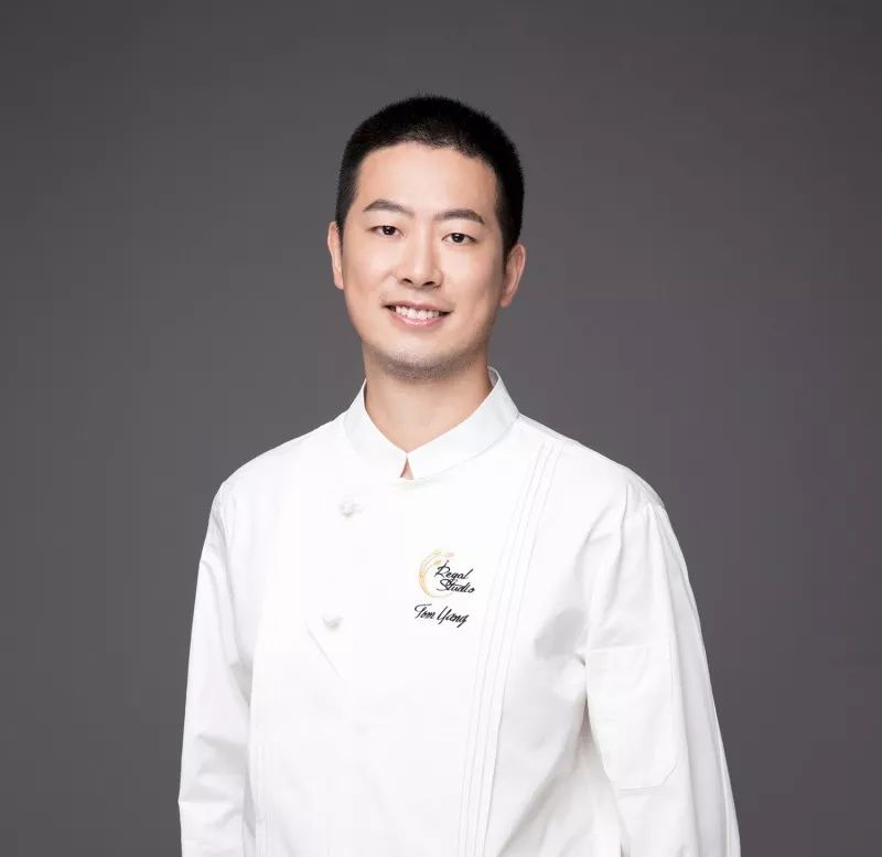 Tom-白.jpg