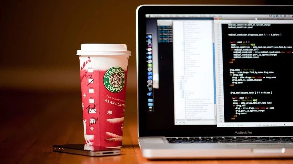 MacBook Pro新款刷爆朋友圈！星巴克X裝逼神器，如何拍出ins風格咖啡照