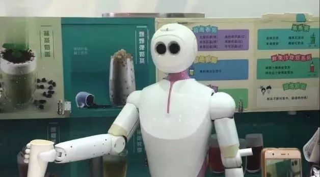 機器人“入侵”奶茶店，搞噱頭還是真有料？