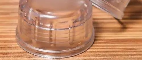 一個(gè)雪克杯蓋元 奶茶店老板因丟失它 天沒(méi)睡好……