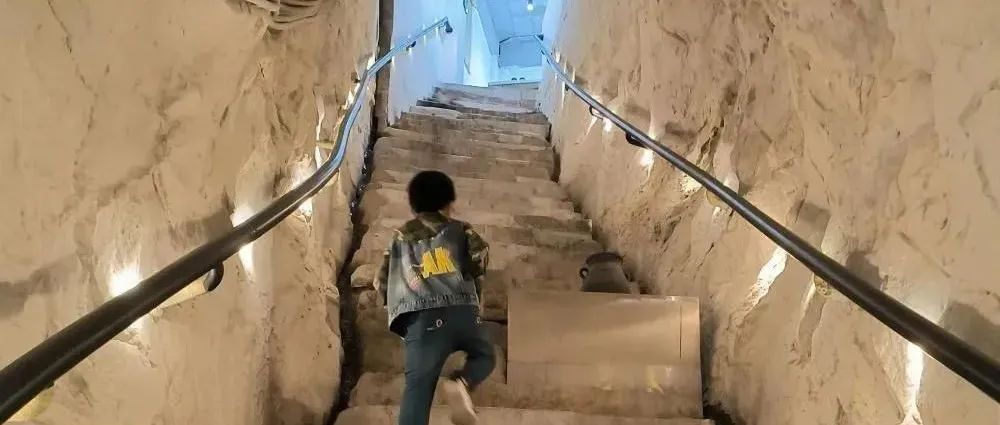 萬萬沒想到！這家咖啡館竟然開在了…