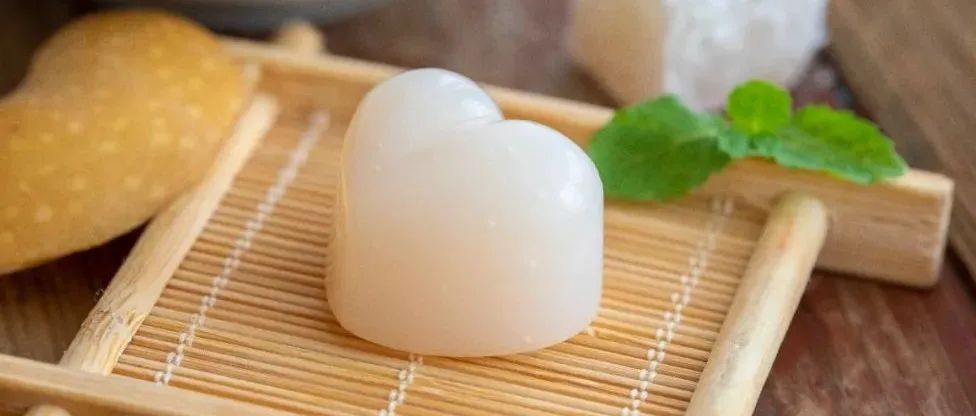 嗓子干癢不舒服，奶奶教我雪梨膏的做法，配方干凈無添加，孩子放心吃