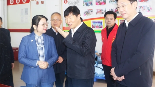 廣西壯族自治區(qū)黨委委員、常委、副書記劉小明蒞臨百裕集團環(huán)江車間調研