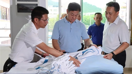 梧州市市委常委、統(tǒng)戰(zhàn)部部長何世恰蒞臨百裕集團調(diào)研指導(dǎo)